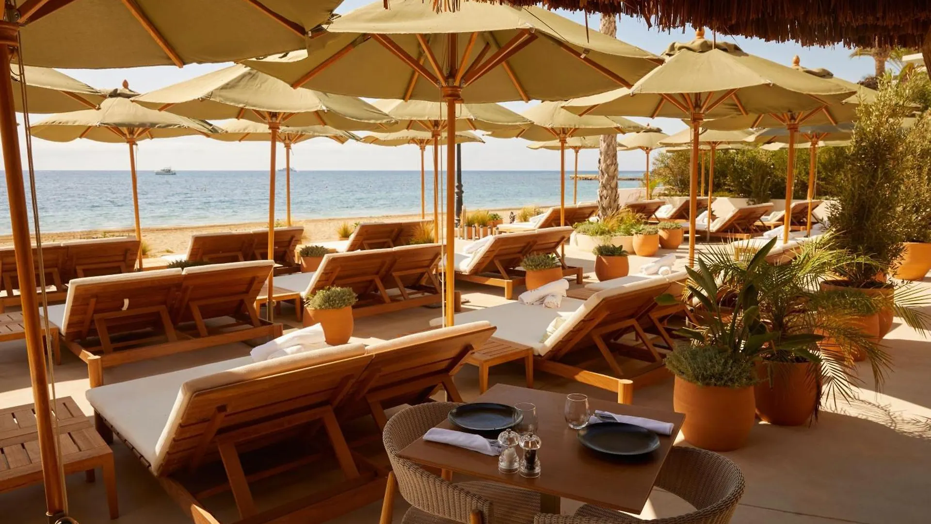 *****  W Ibiza Hotell Santa Eularia des Riu Spanien