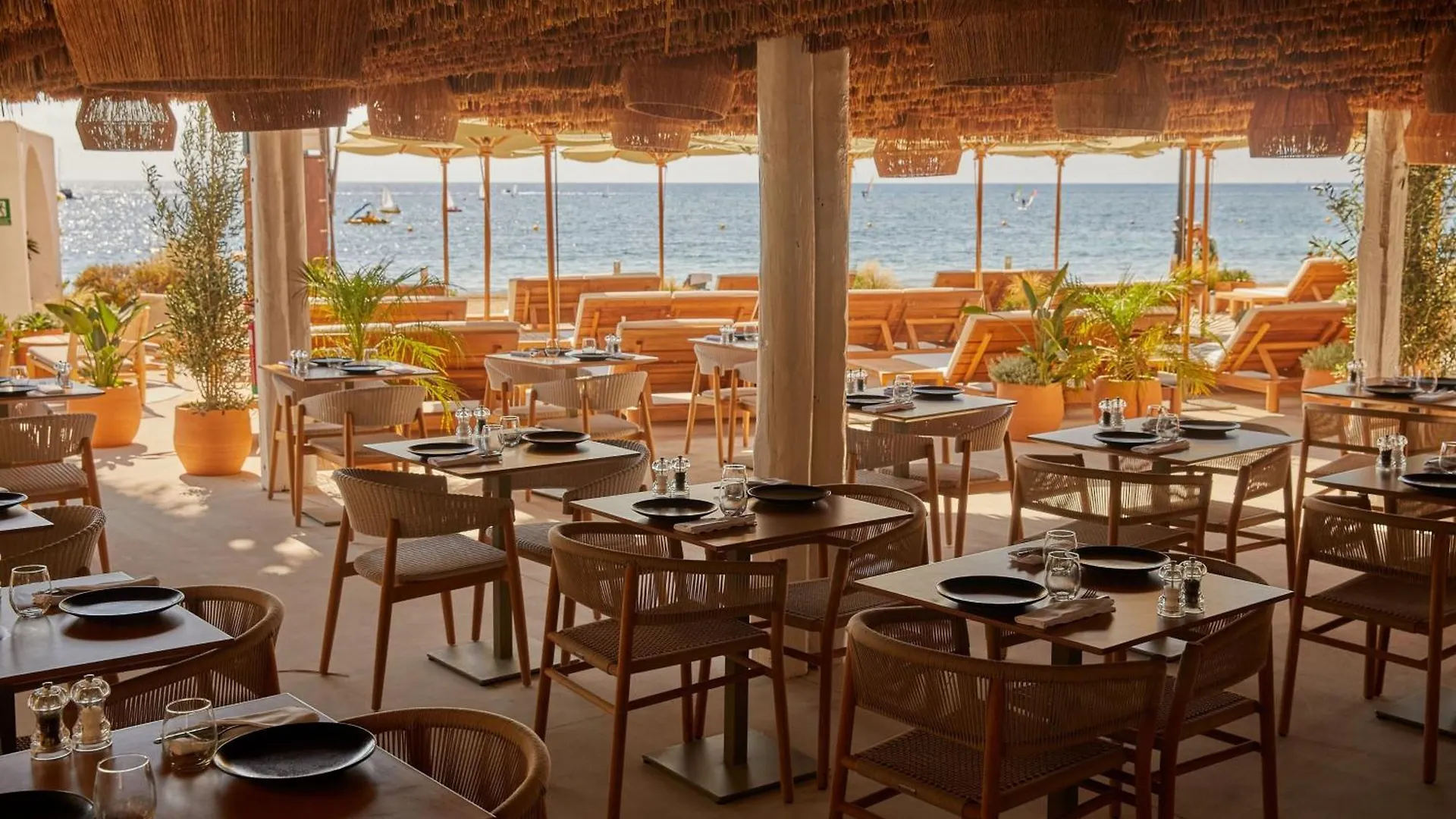 W Ibiza Otel Santa Eularia des Riu