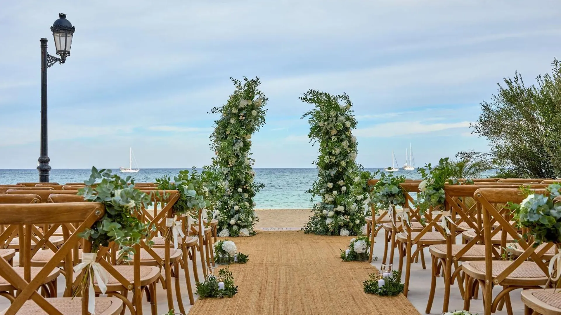 W Ibiza Hotel Santa Eularia des Riu
